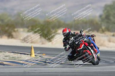 media/Oct-30-2025-Racers Edge (Thu) [[dabbdaf680]]/3-B Group/Session 1 (Turn 5)/